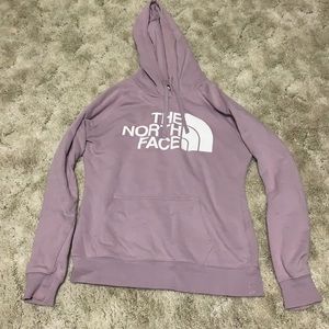 Woman’s Northface hoodie